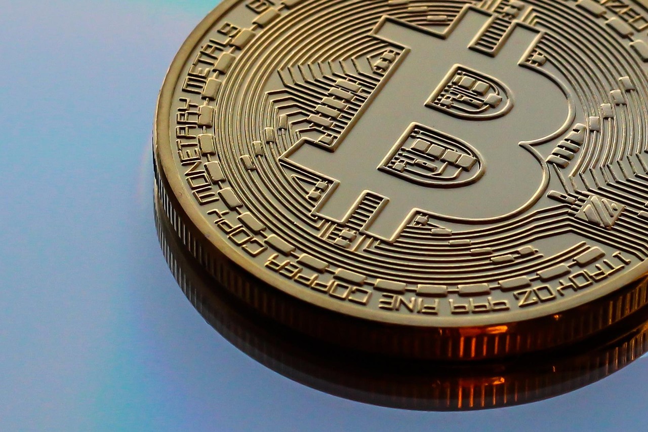 马斯克回归特斯拉、减少DOGE工作！TSLA与狗狗币双双暴涨