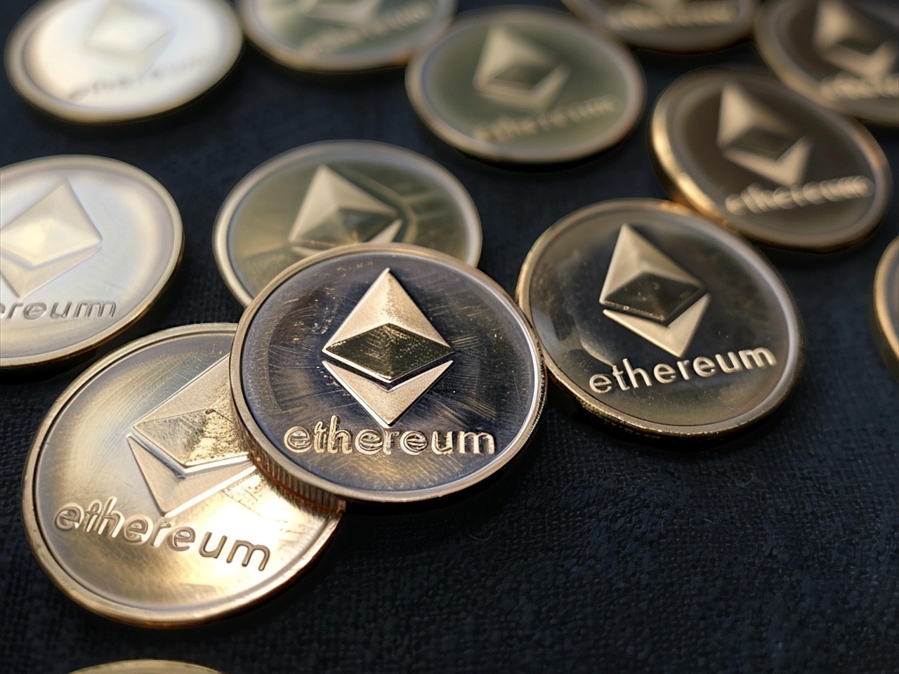 美国3月CPI下跌、联准会降息机率提高！但比特币、美股不涨反跌